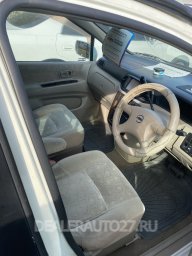 Nissan liberty 2002 2