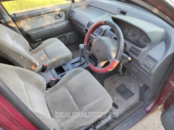 Mitsubishi Chariot 1993г 2л  4вд 1